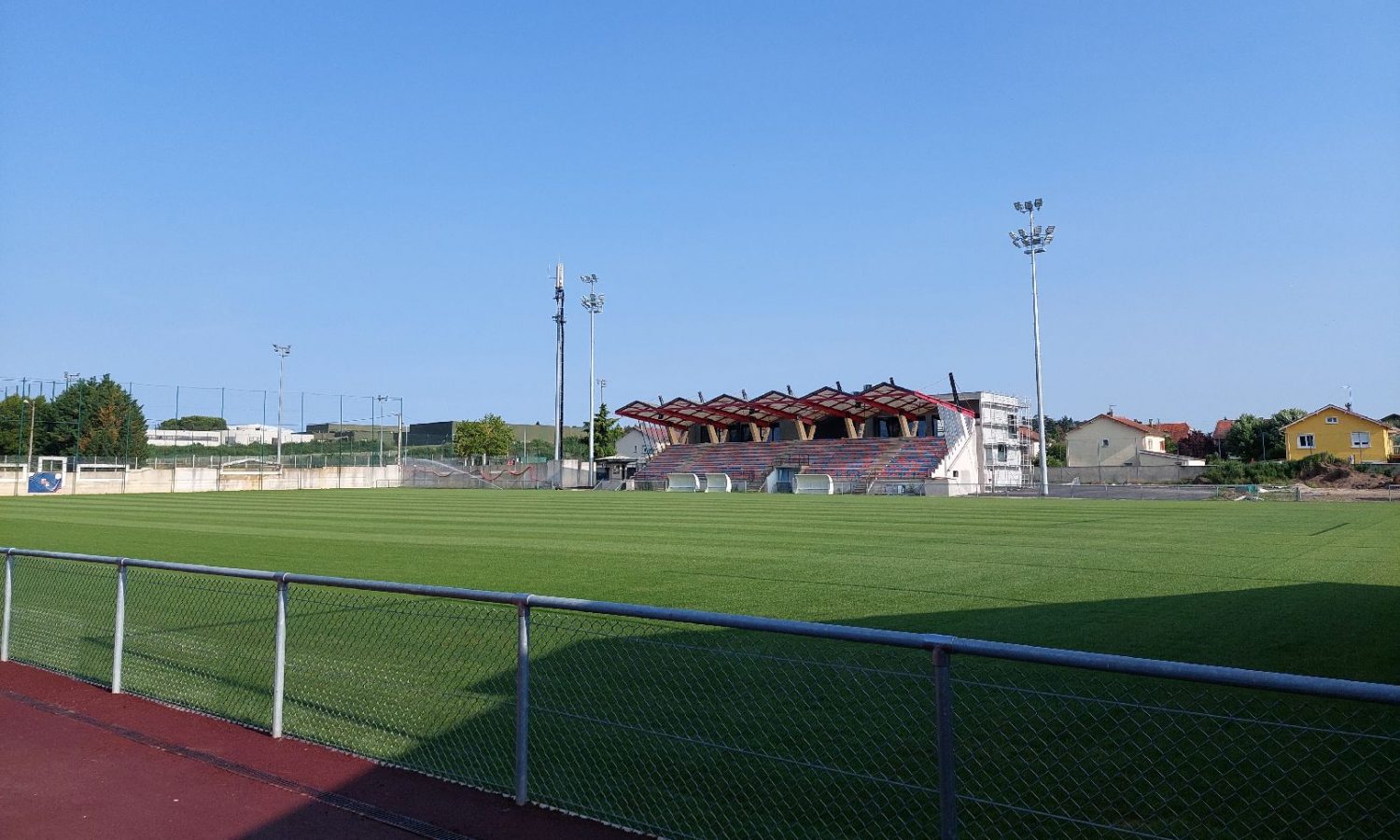 pelouse baudras juin 2023